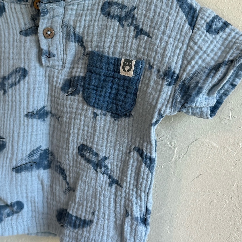 Rabbit + Bear Organic Waffle Cotton Novelty Blue Whale Print Baby Shirt Sz 24m - Picture 2 of 9